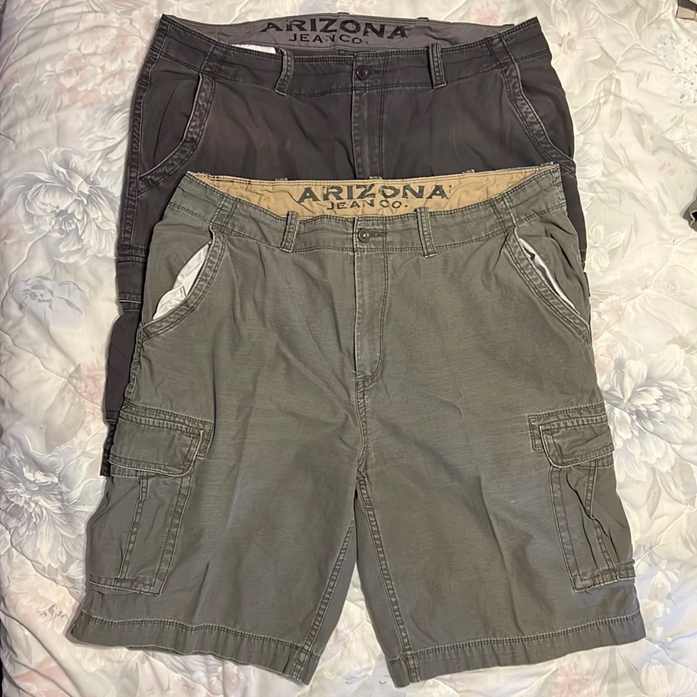 Men’s cargo shorts, size 40; bundle of 4